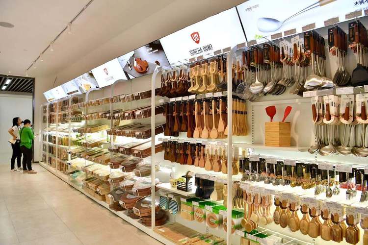 開業2小時銷售破千萬！華南地區最大日用百貨供應地迎“開門紅”，日用品銷售火爆